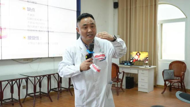 必一运动官网关爱银龄口腔安康众迪口腔在动作(图3)
