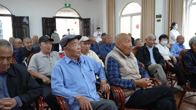 必一运动官网关爱银龄口腔安康众迪口腔在动作(图2)